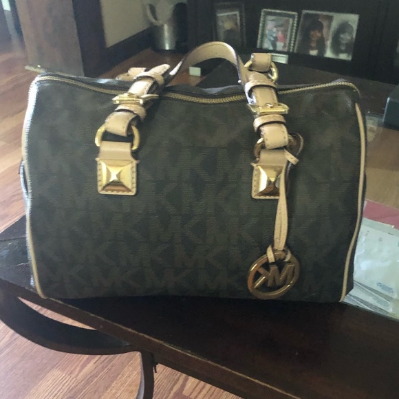 Michael Kor Purse, only used once - Picture 1 of 2